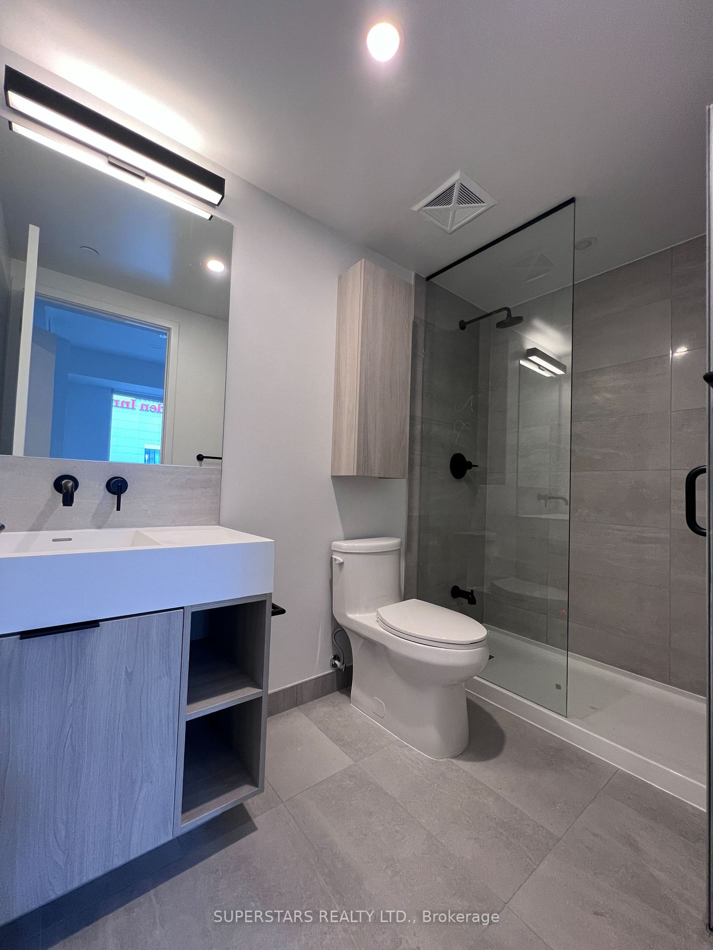 108 Peter Street, #1110