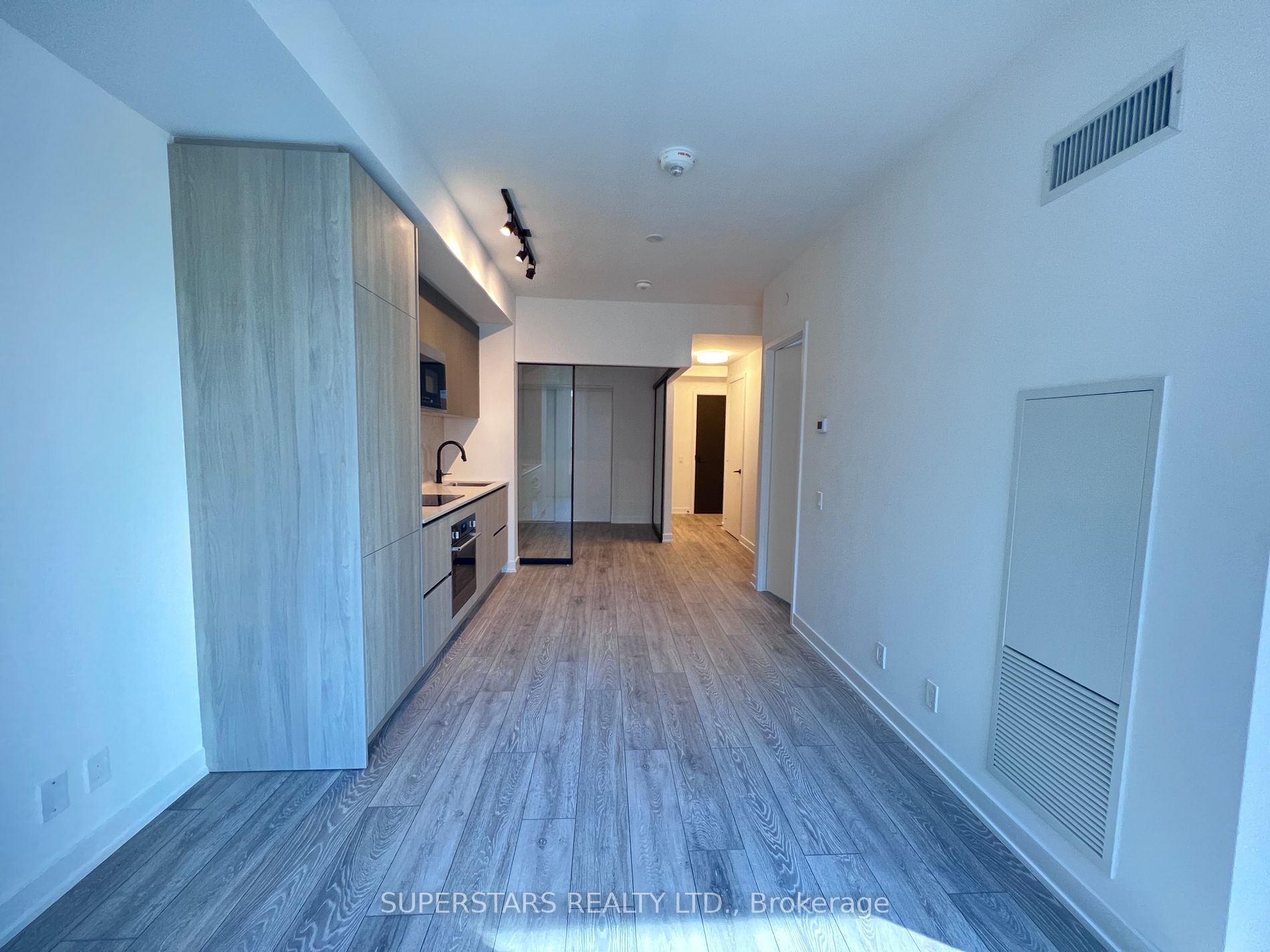108 Peter Street, #1110