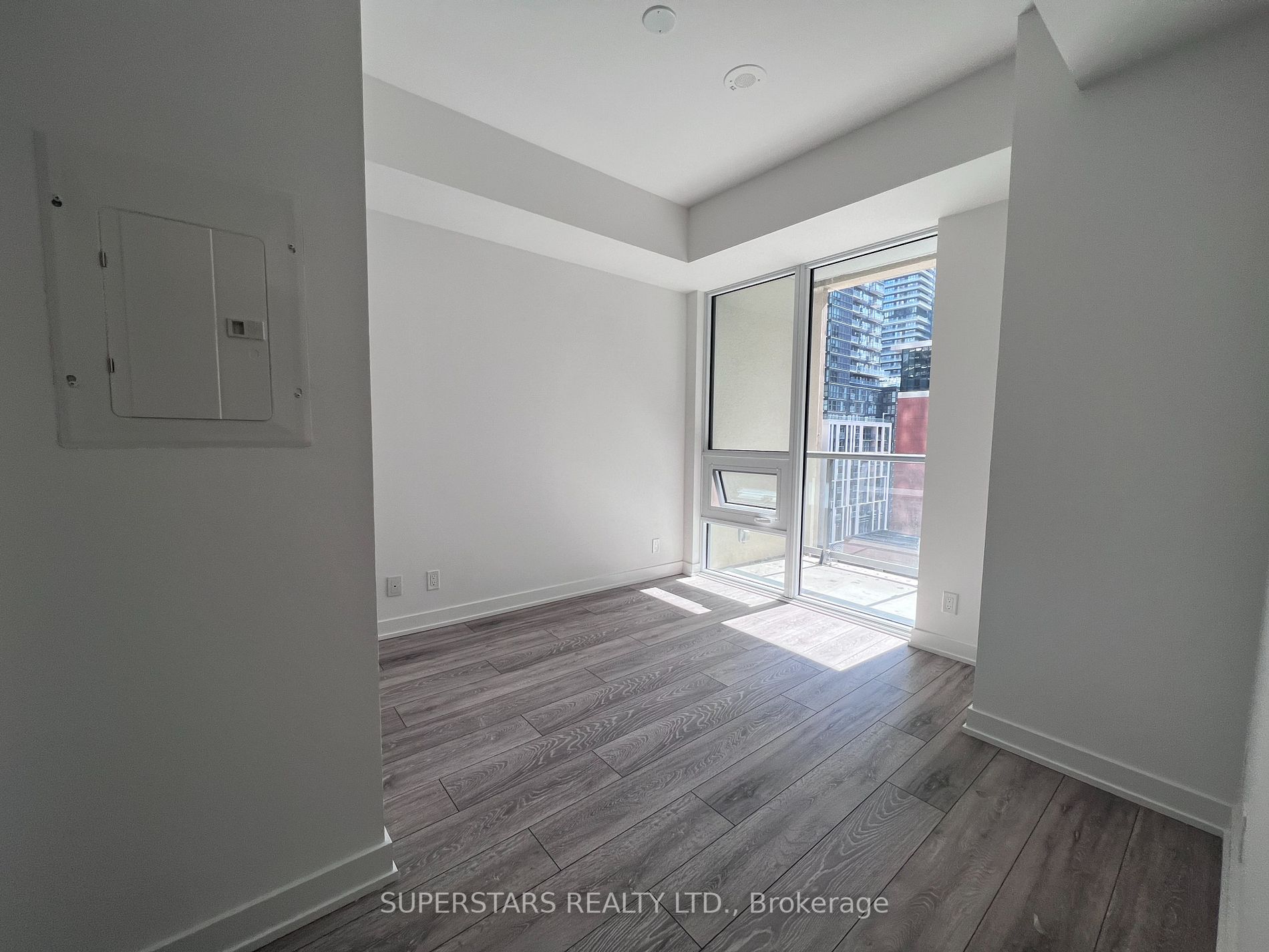 108 Peter Street, #1110