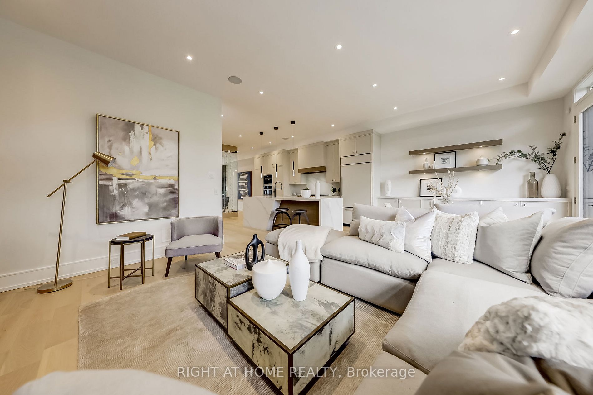 102 Parklea Dr