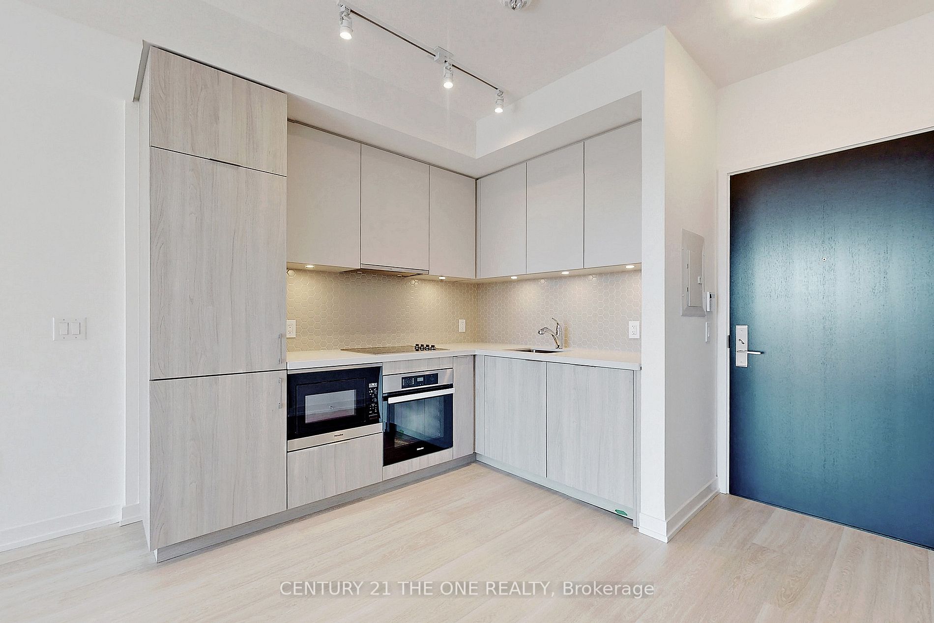 158 front Street E #816