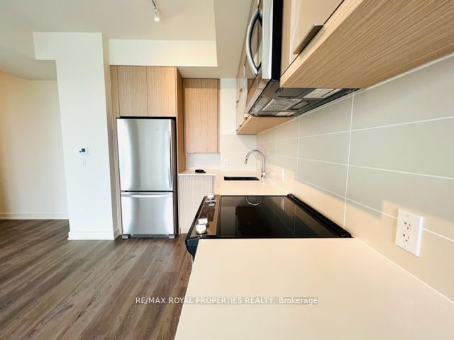 10 Deerlick Crt, #2207