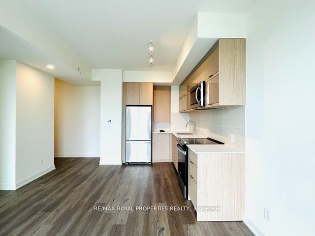 10 Deerlick Crt, #2207