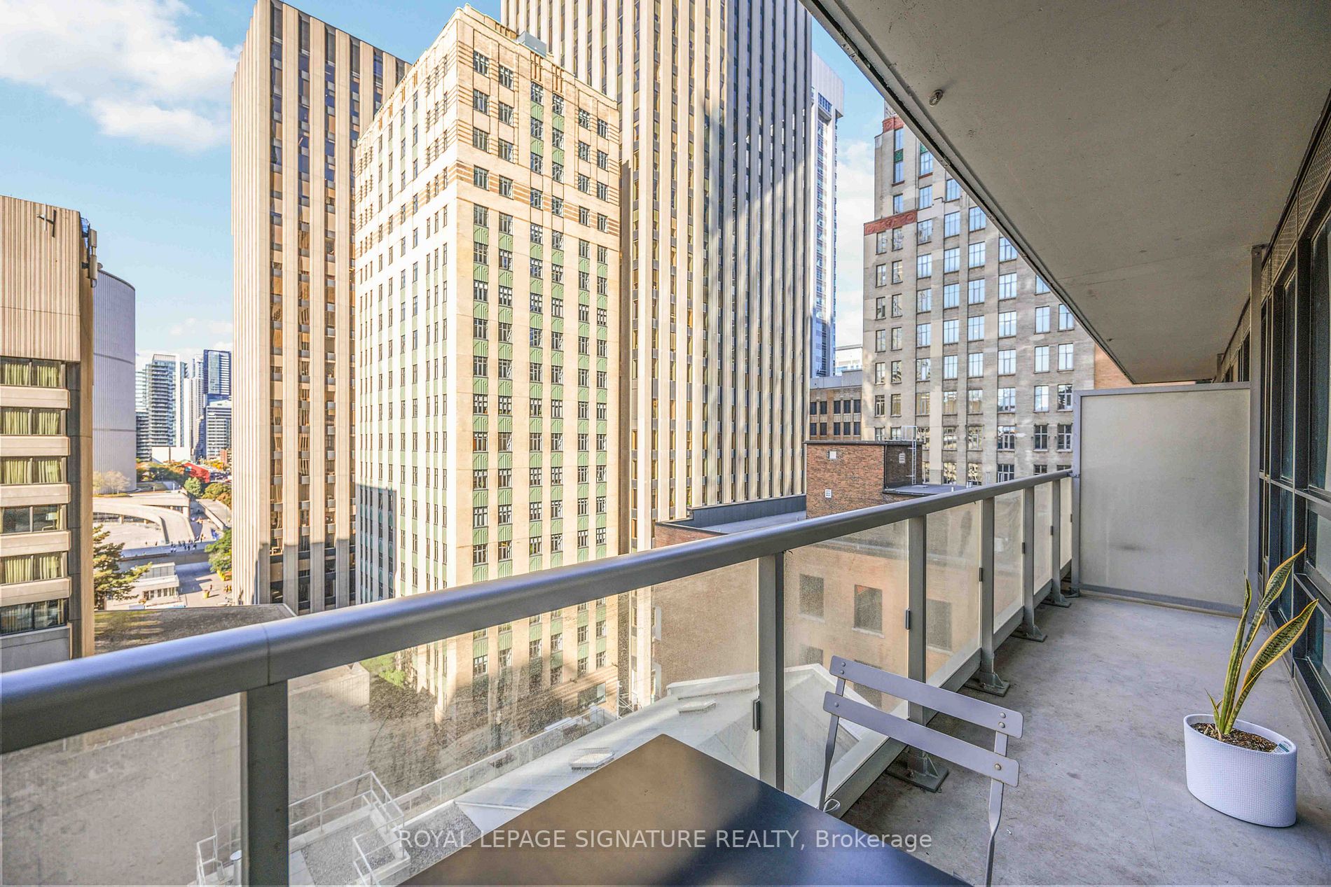 70 Temperance St, #1017
