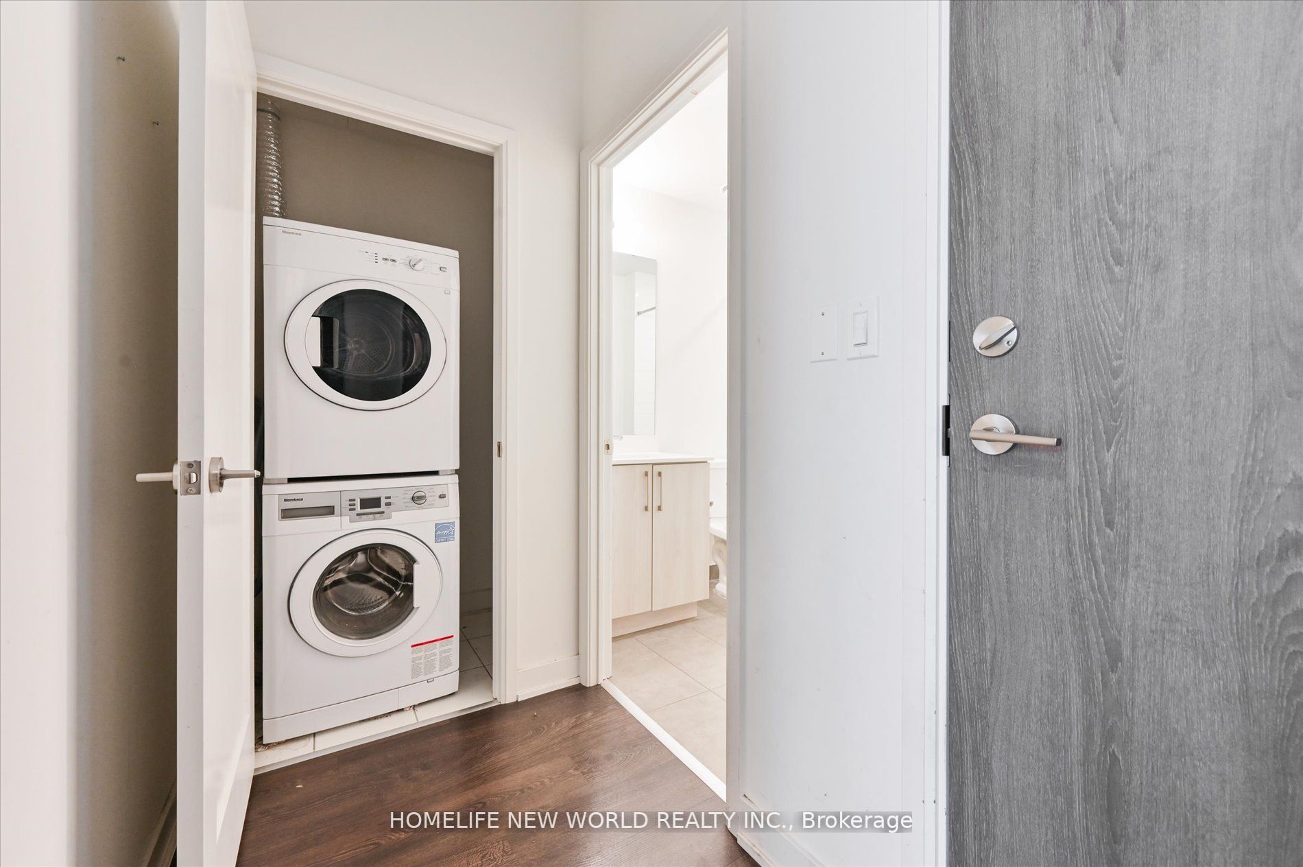 27 Bathurst Street, #217W