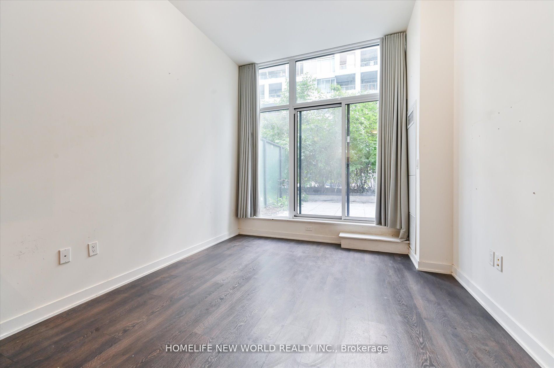 27 Bathurst Street, #217W