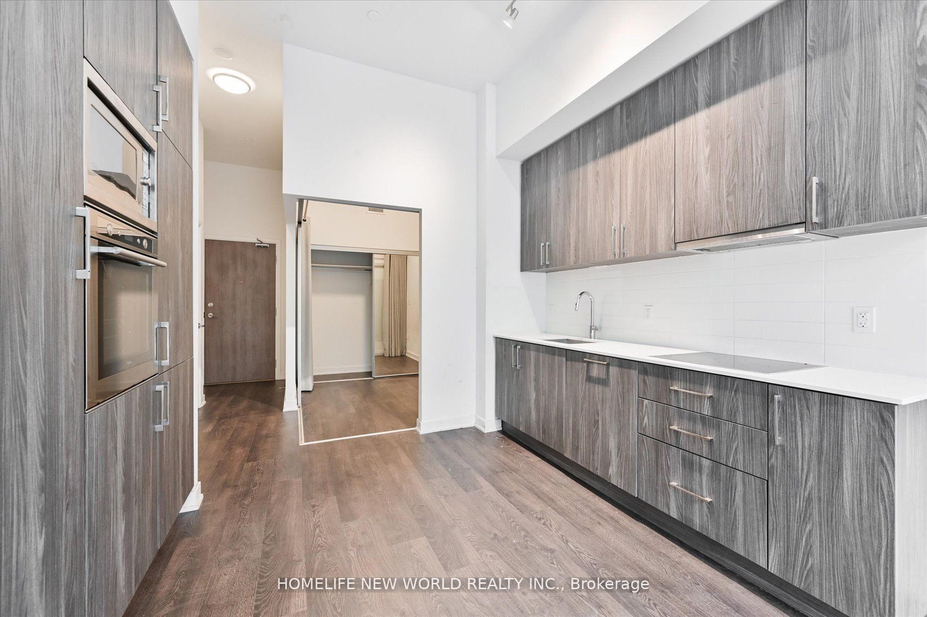 27 Bathurst Street, #217W