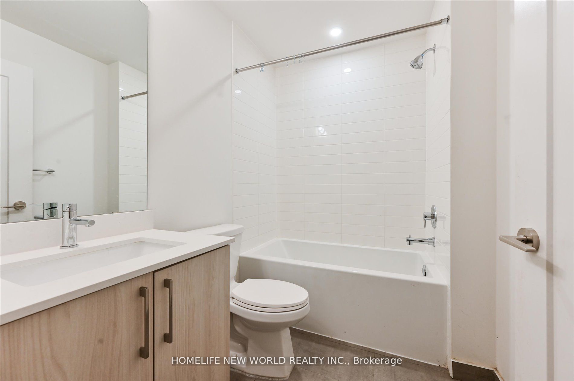 27 Bathurst Street, #217W
