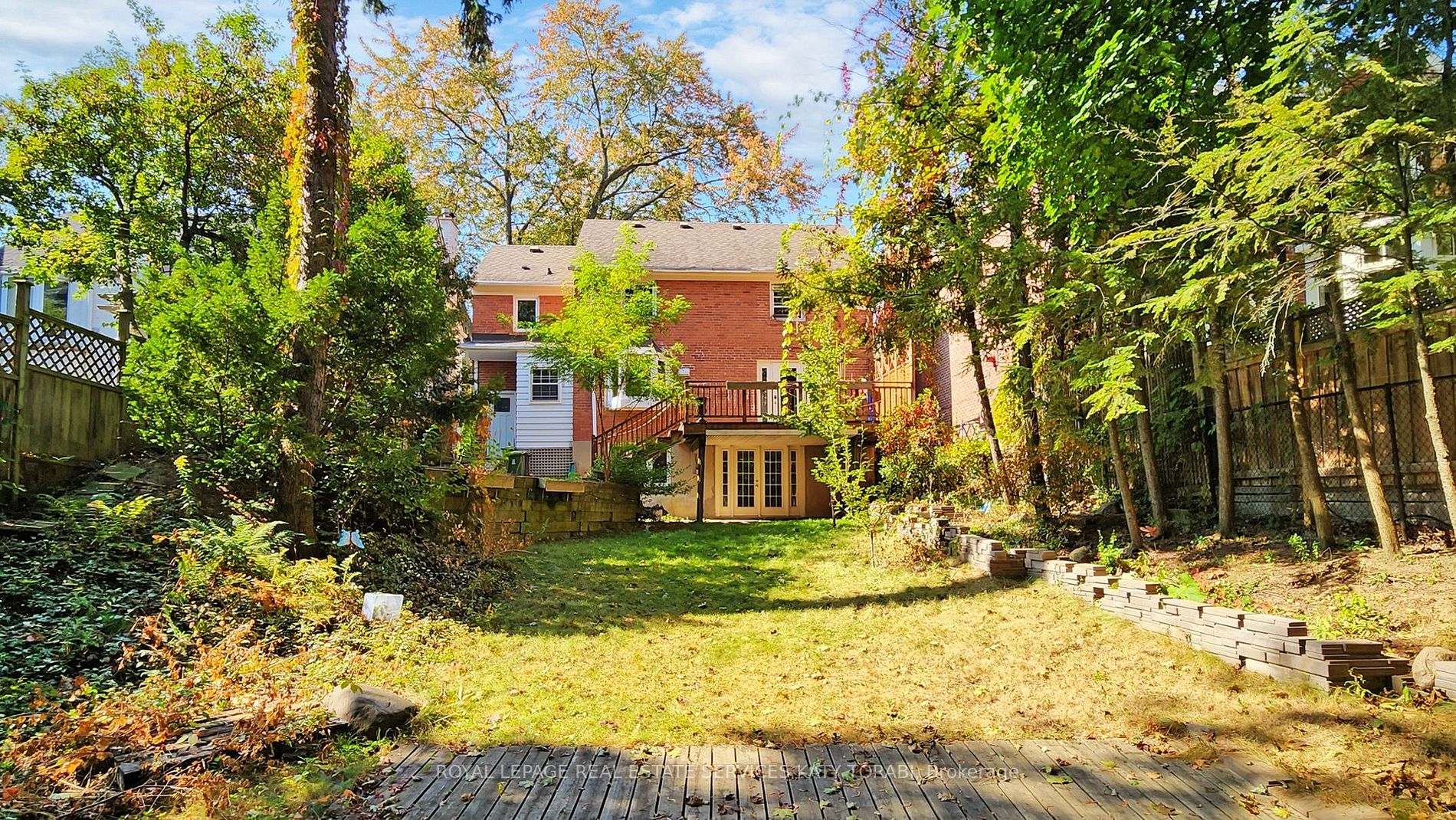 19 Strathgowan Crescent