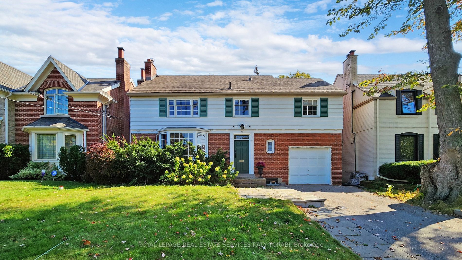 19 Strathgowan Crescent