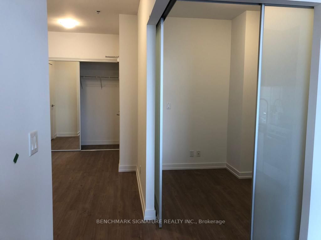 203 College St, #606