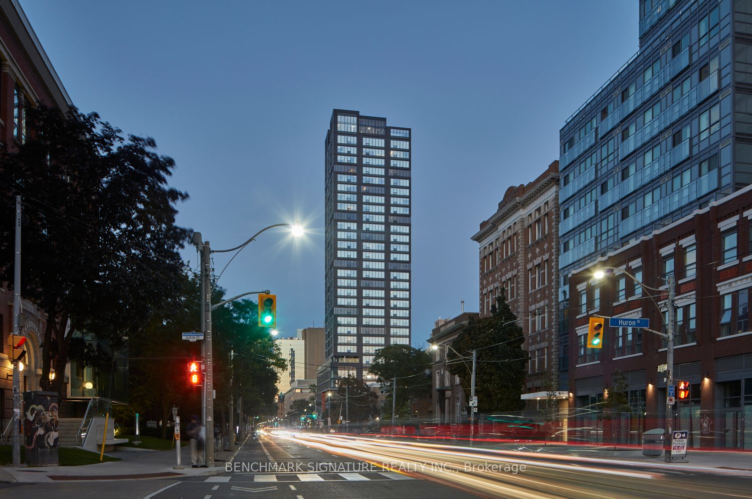 203 College St, #606