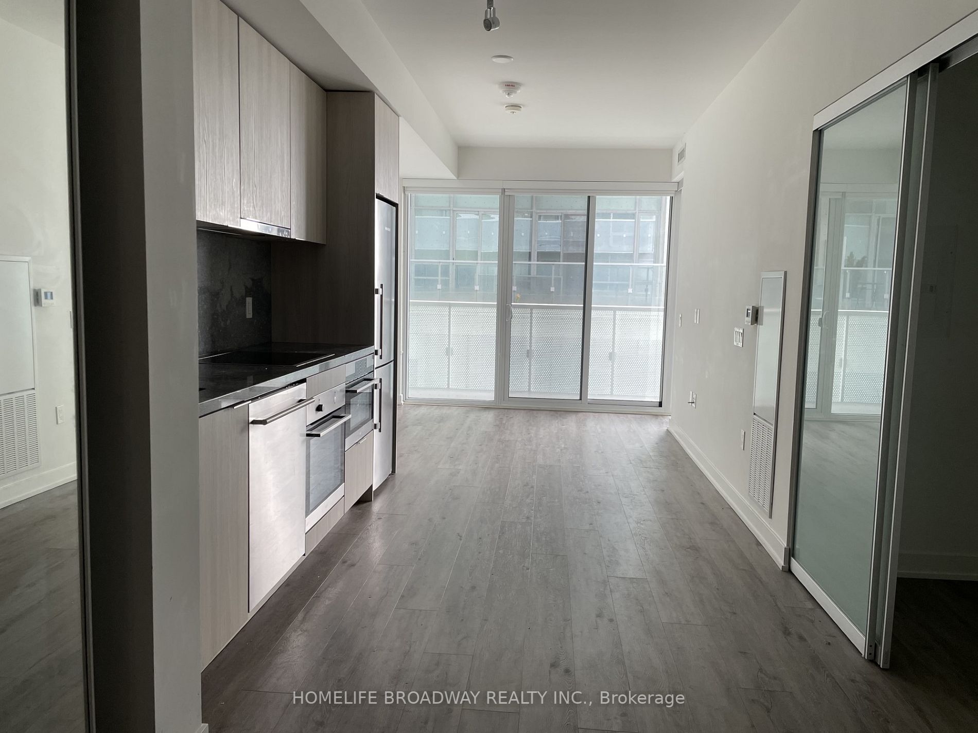 15 Queens Quay E, #210