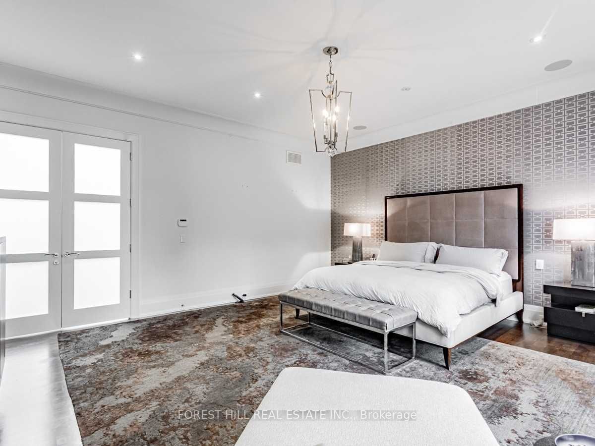 15 Vesta Dr