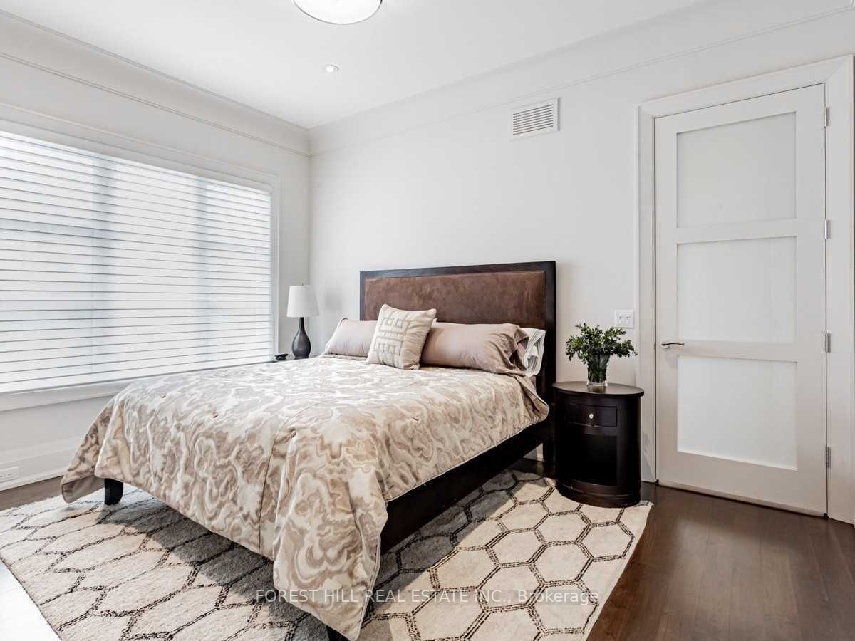 15 Vesta Dr