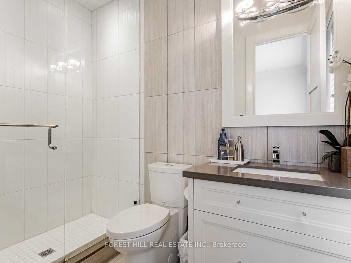 15 Vesta Dr