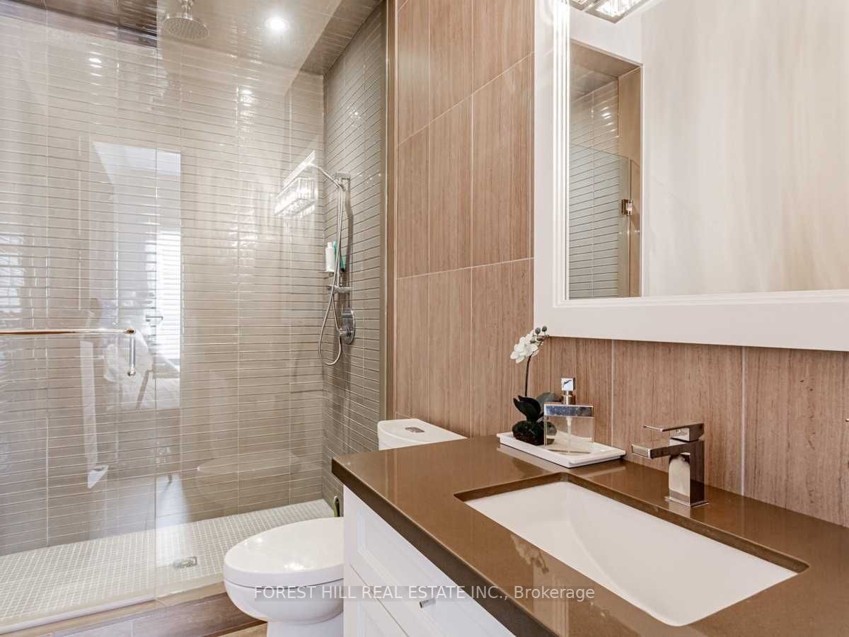 15 Vesta Dr