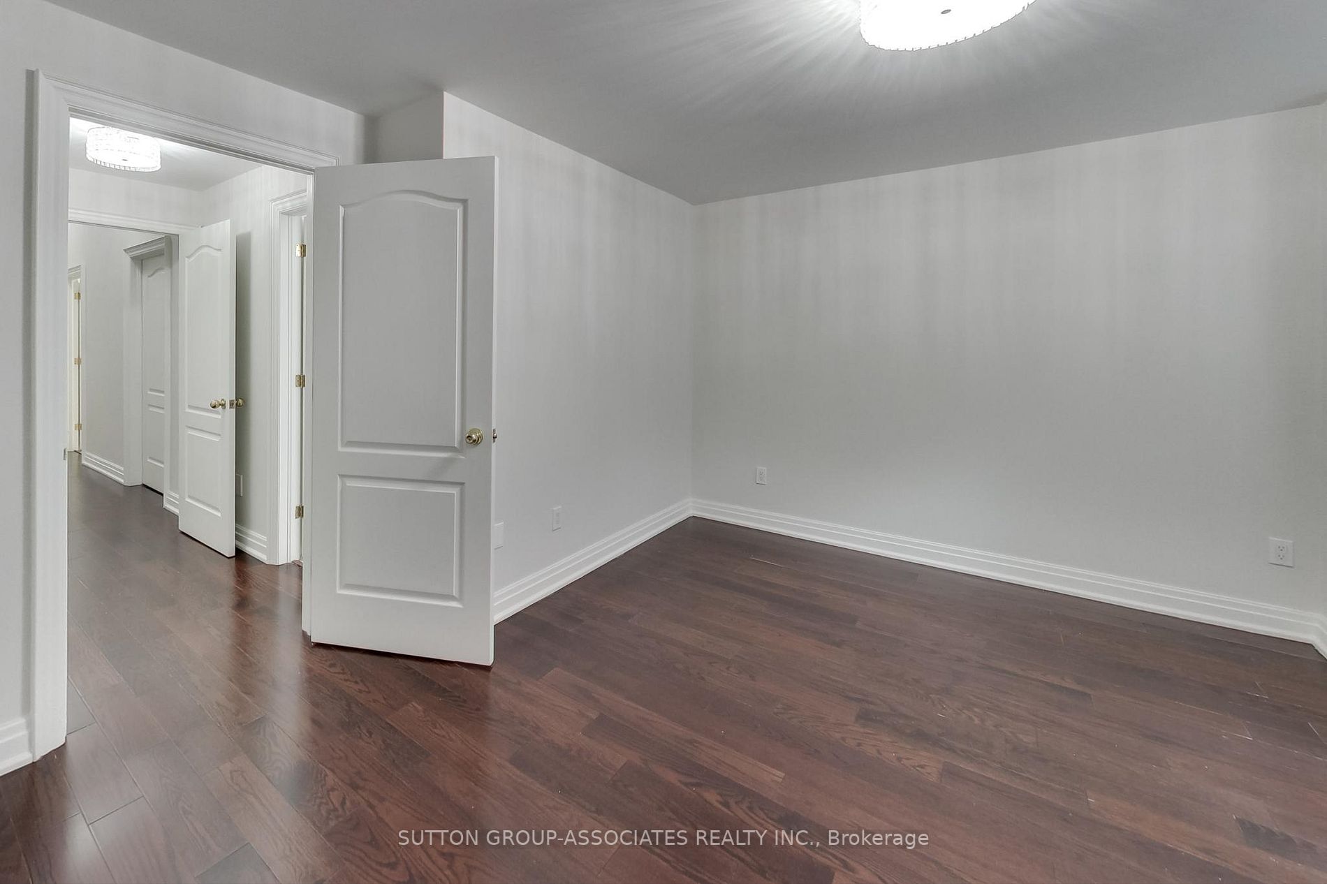 211 Walmer Rd