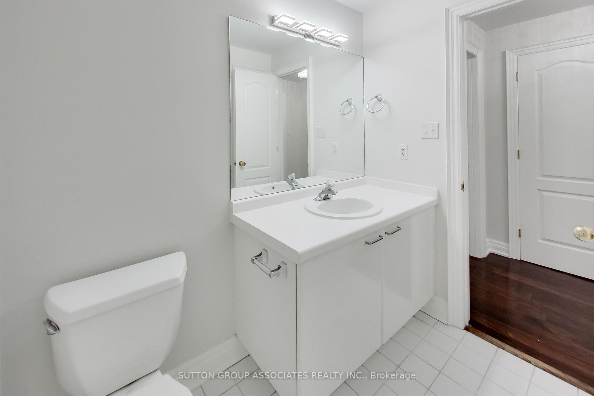 211 Walmer Rd
