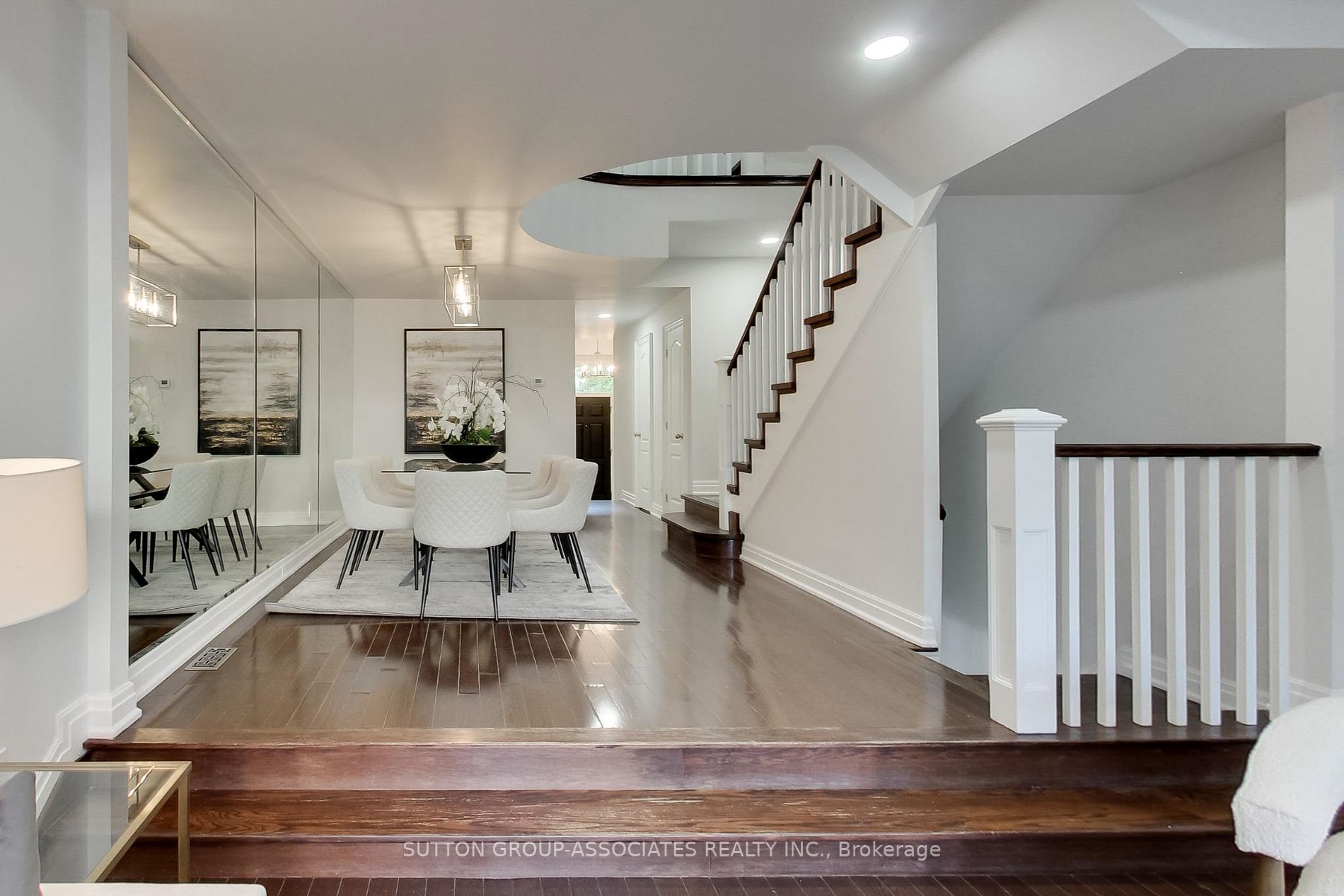 211 Walmer Rd