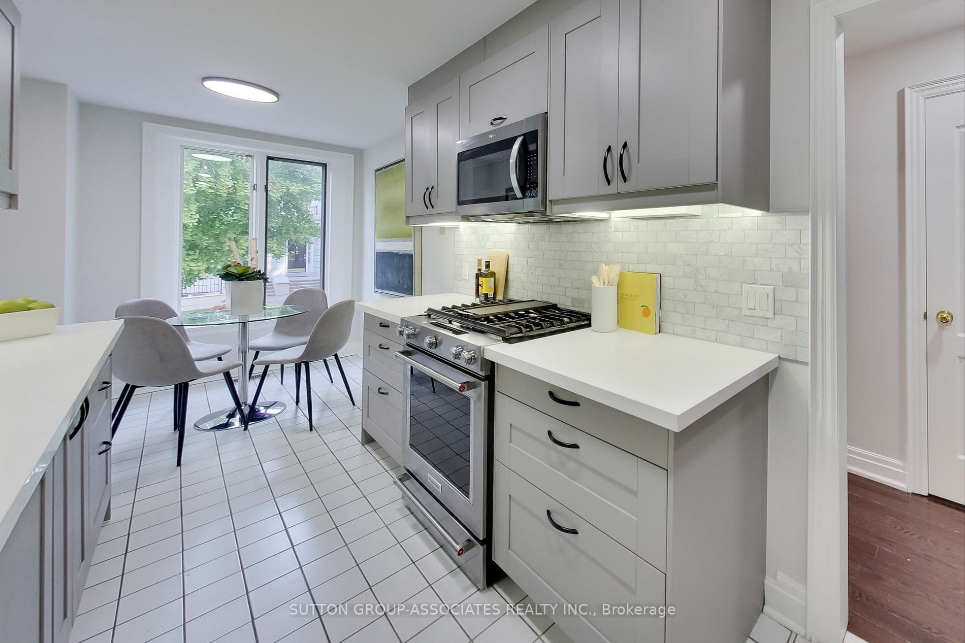 211 Walmer Rd