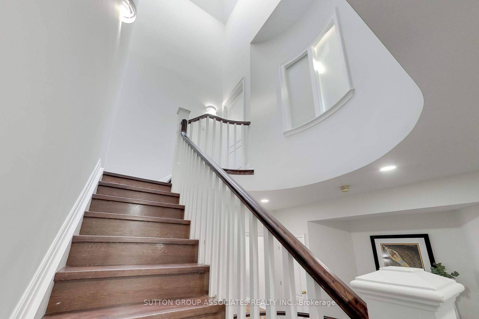 211 Walmer Rd