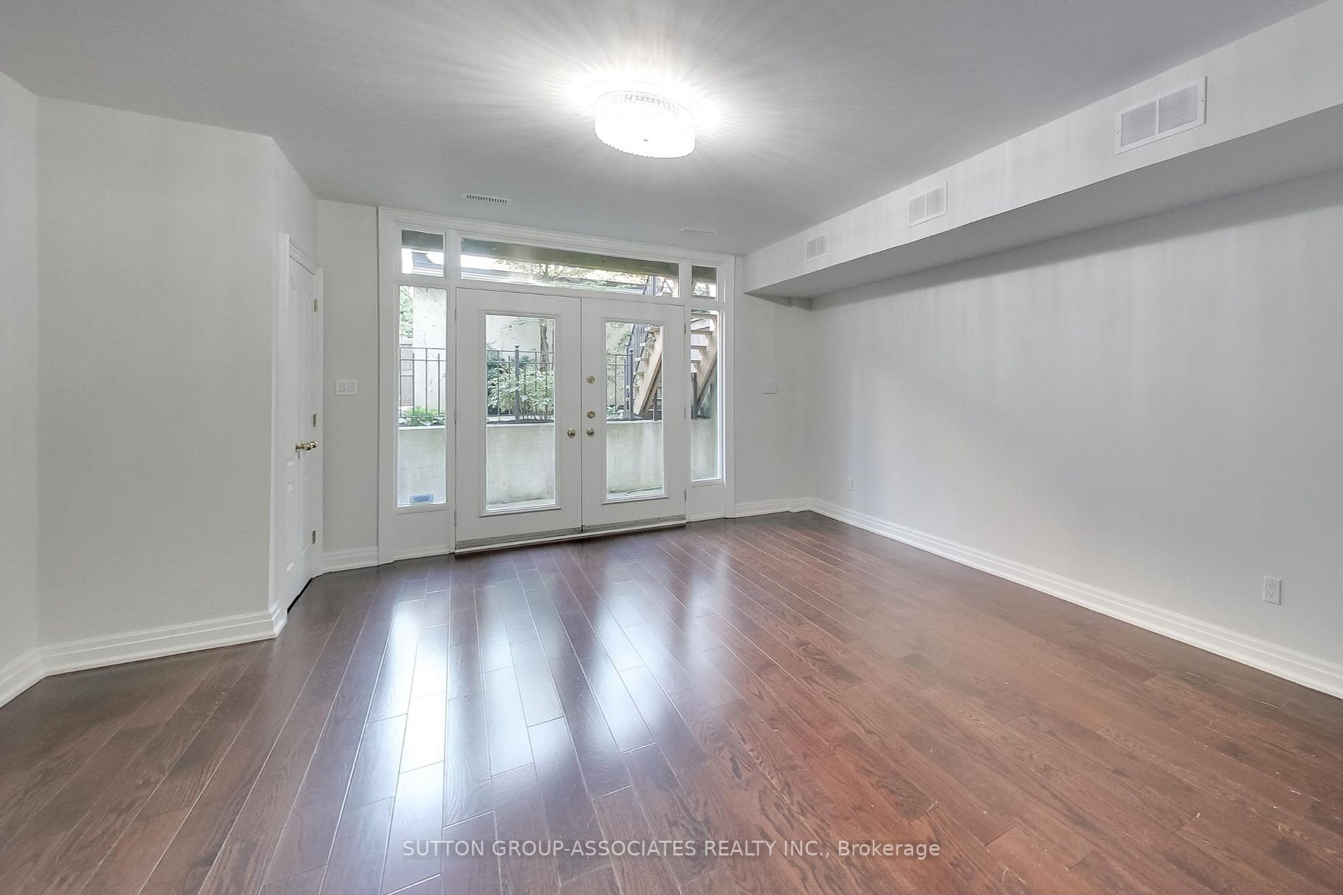 211 Walmer Rd
