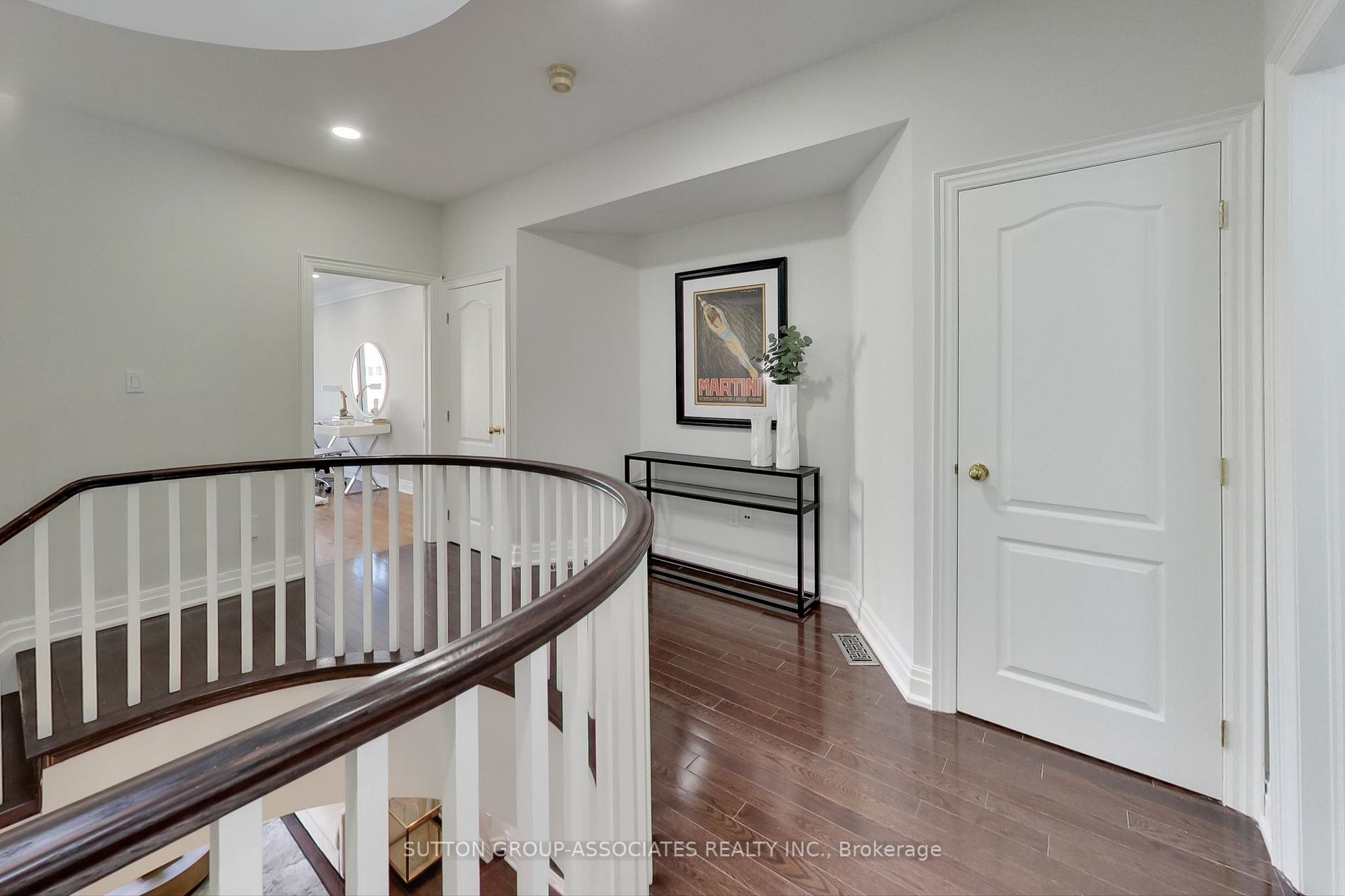 211 Walmer Rd