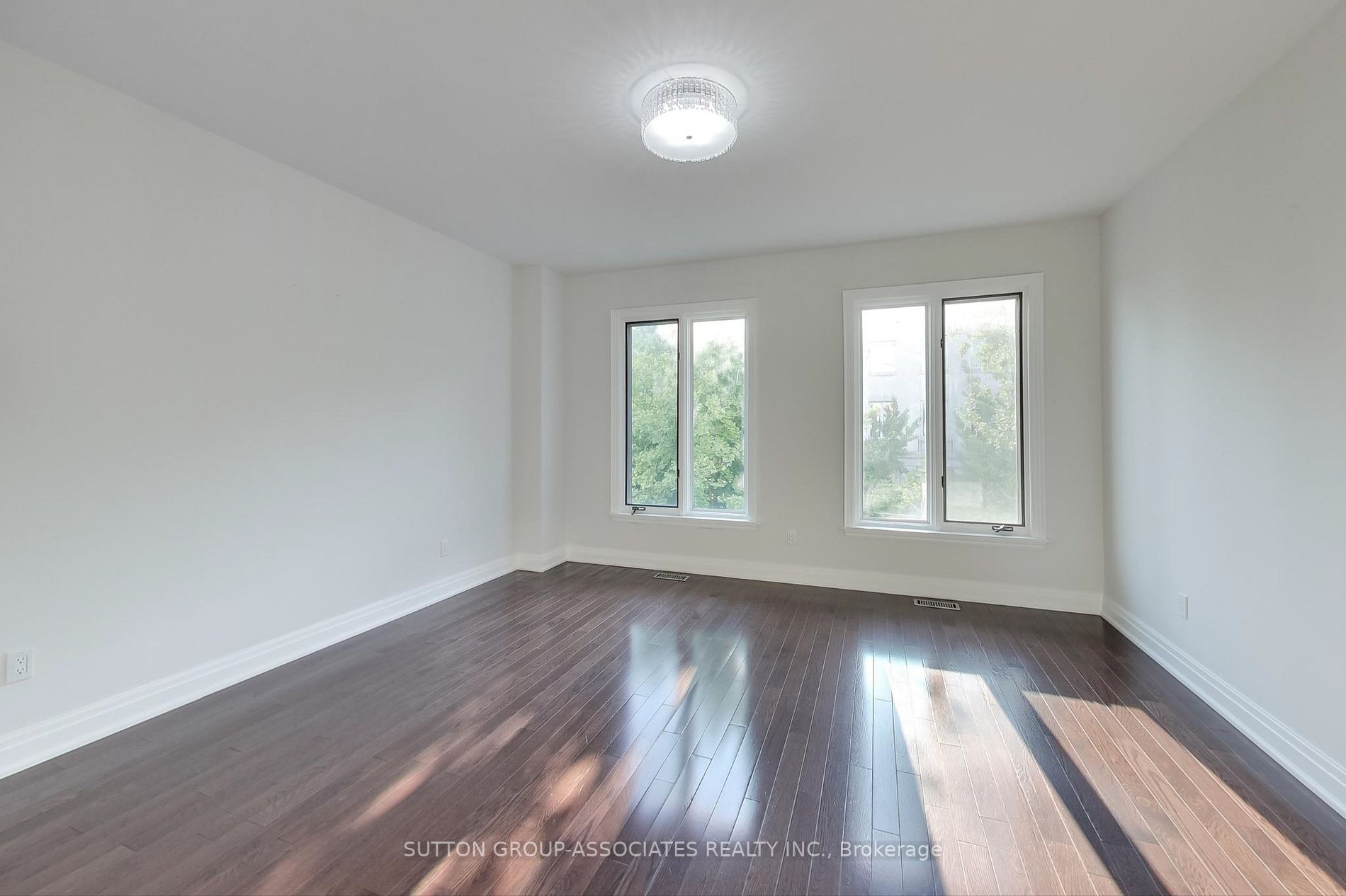 211 Walmer Rd