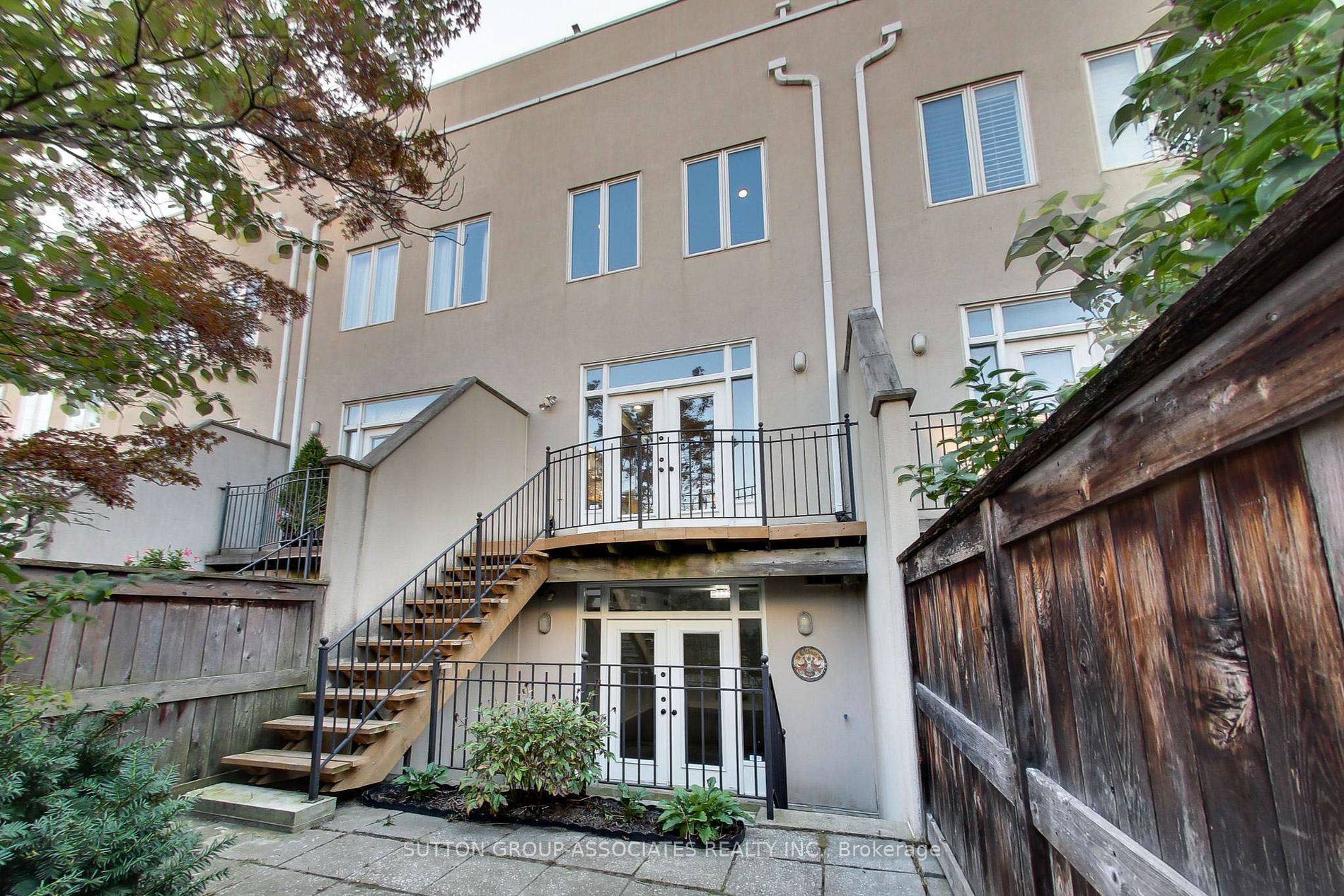 211 Walmer Rd