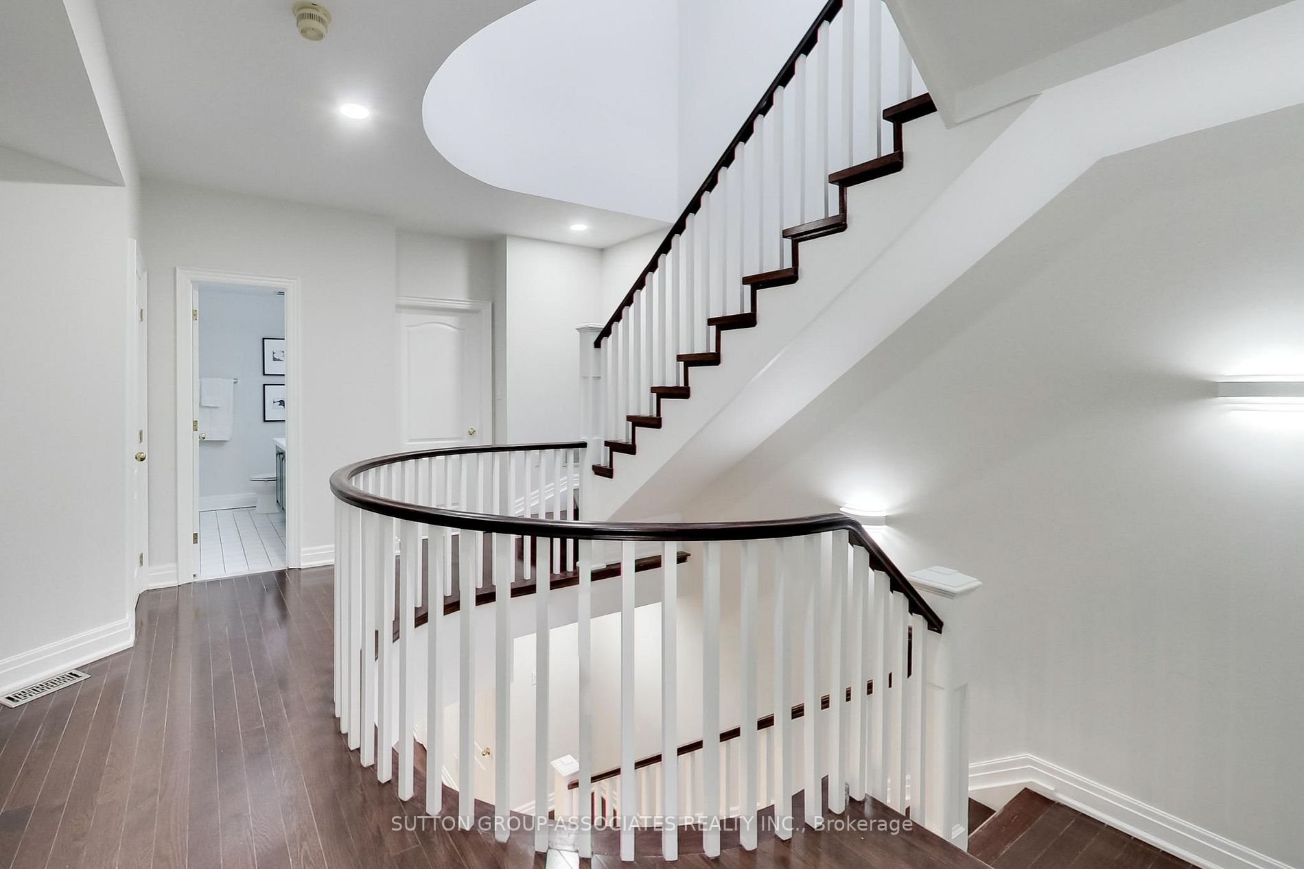 211 Walmer Rd