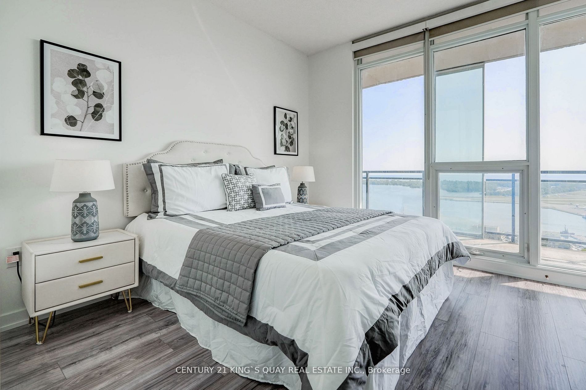 25 Capreol Crt, #3809