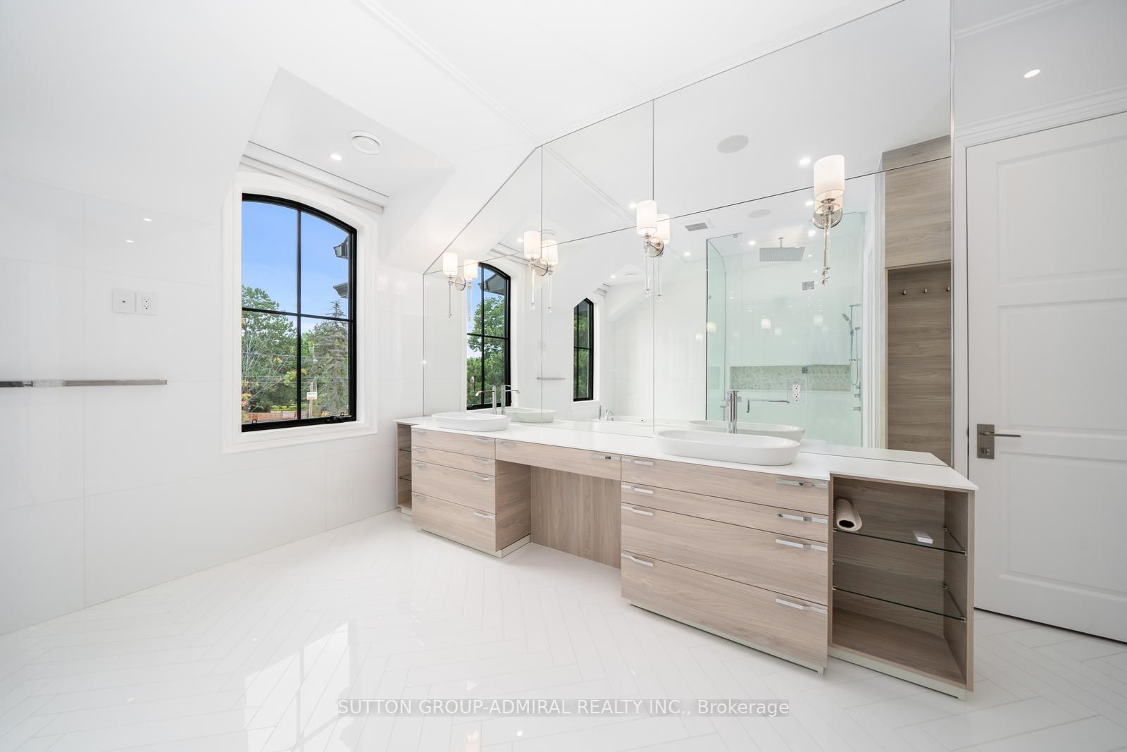 205 The Bridle Path