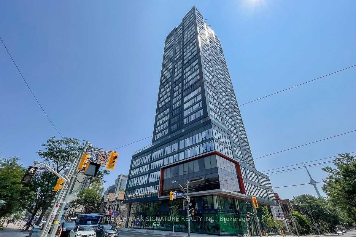 203 College St, #605