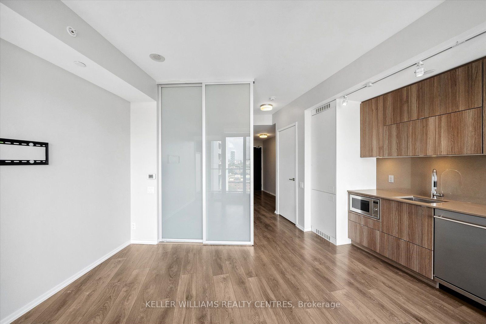 125 Peter St, #1105