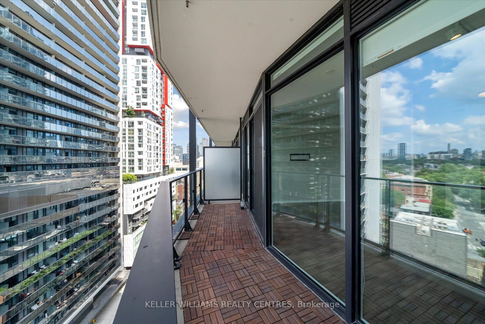 125 Peter St, #1105
