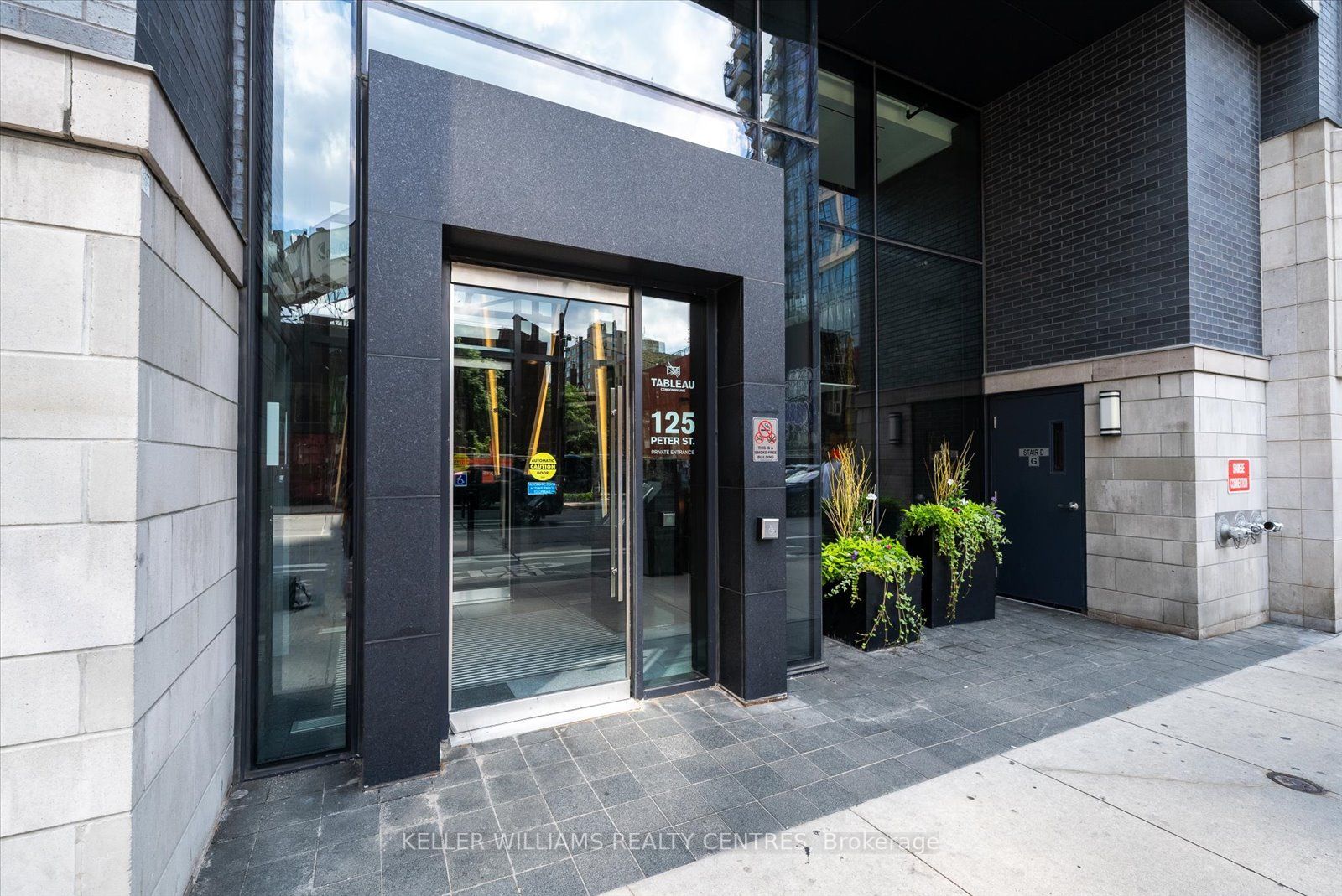 125 Peter St, #1105
