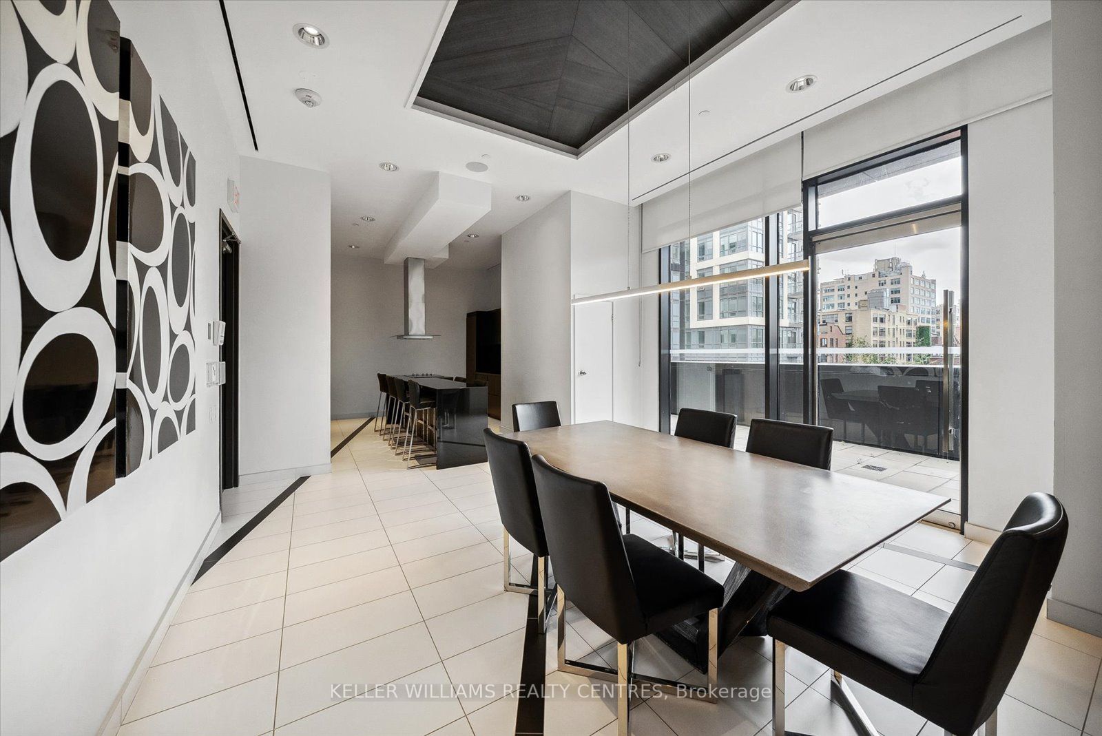 125 Peter St, #1105