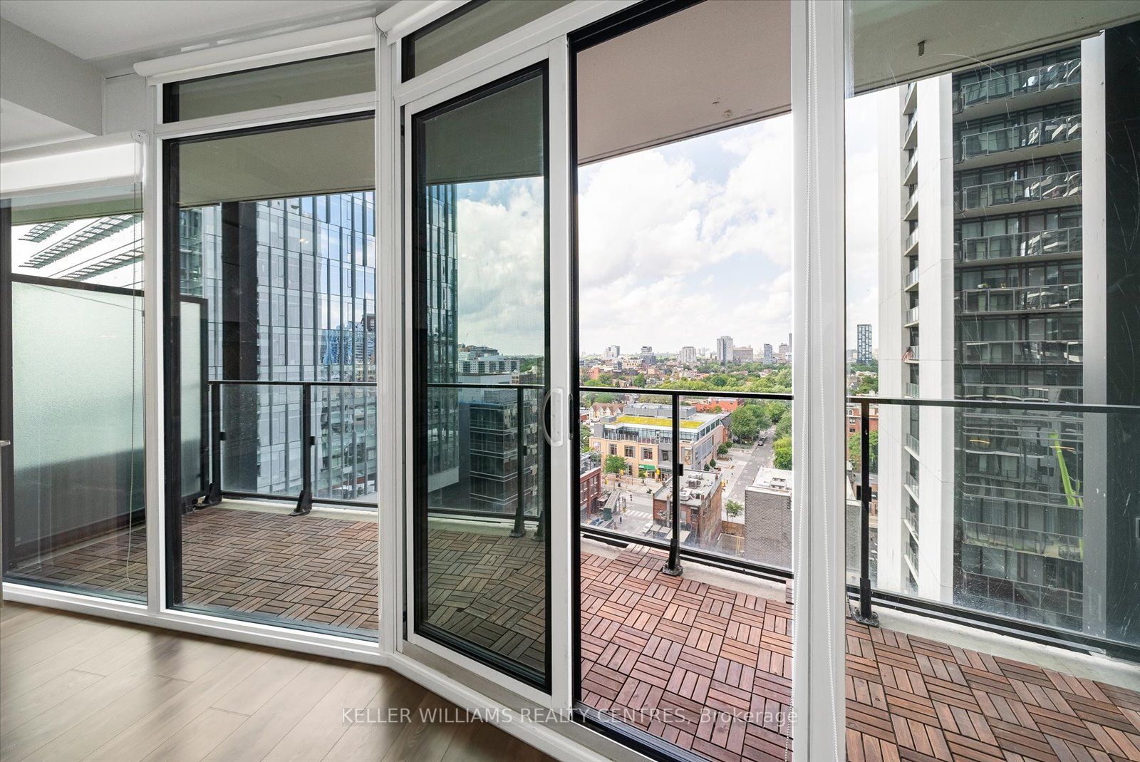 125 Peter St, #1105