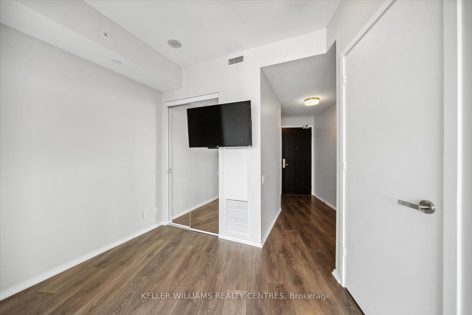 125 Peter St, #1105