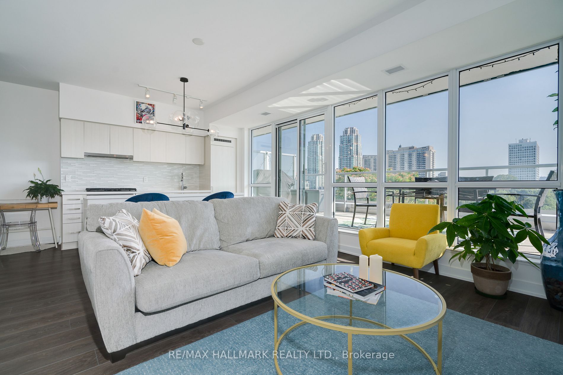 501 St Clair Ave W, #512