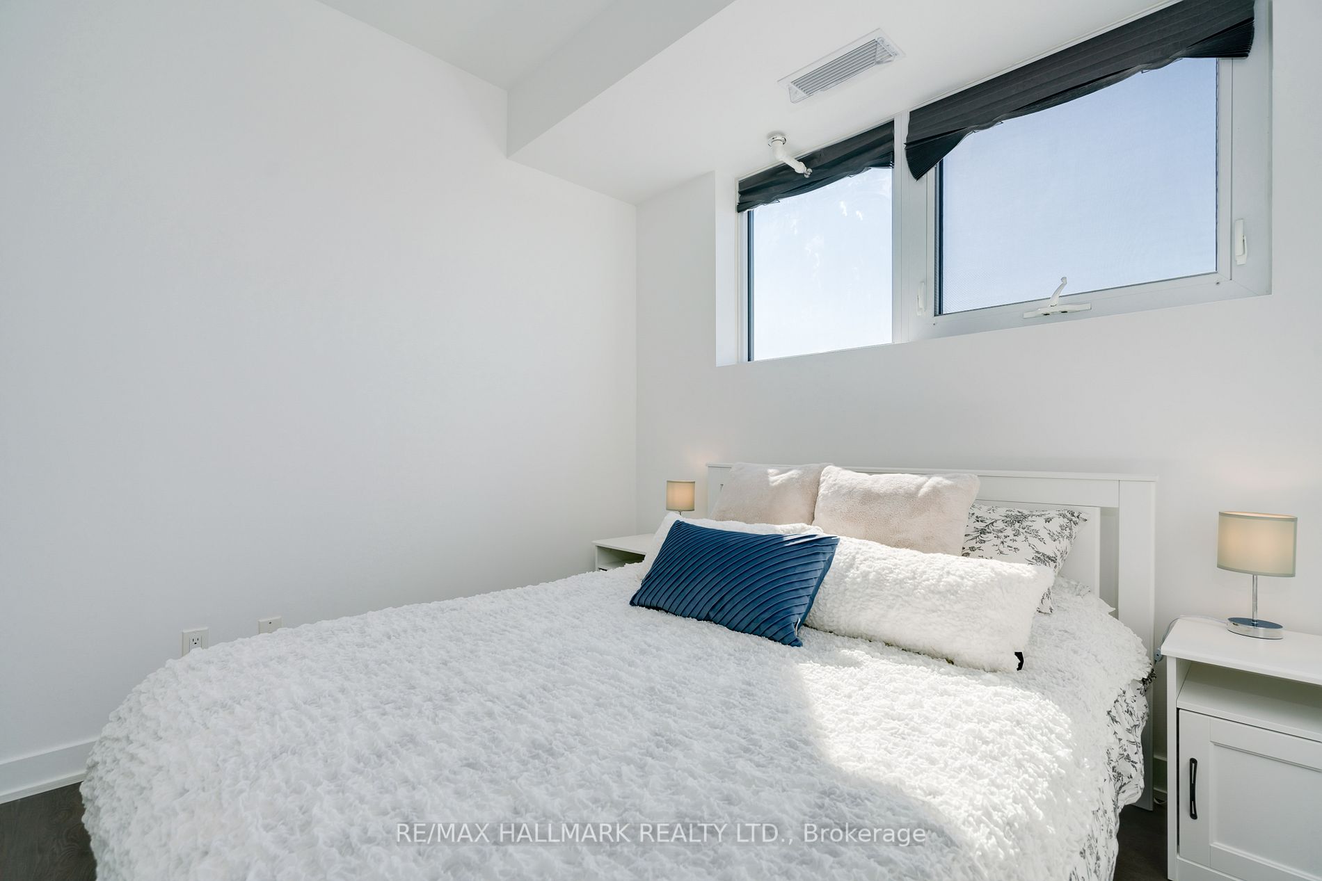 501 St Clair Ave W, #512
