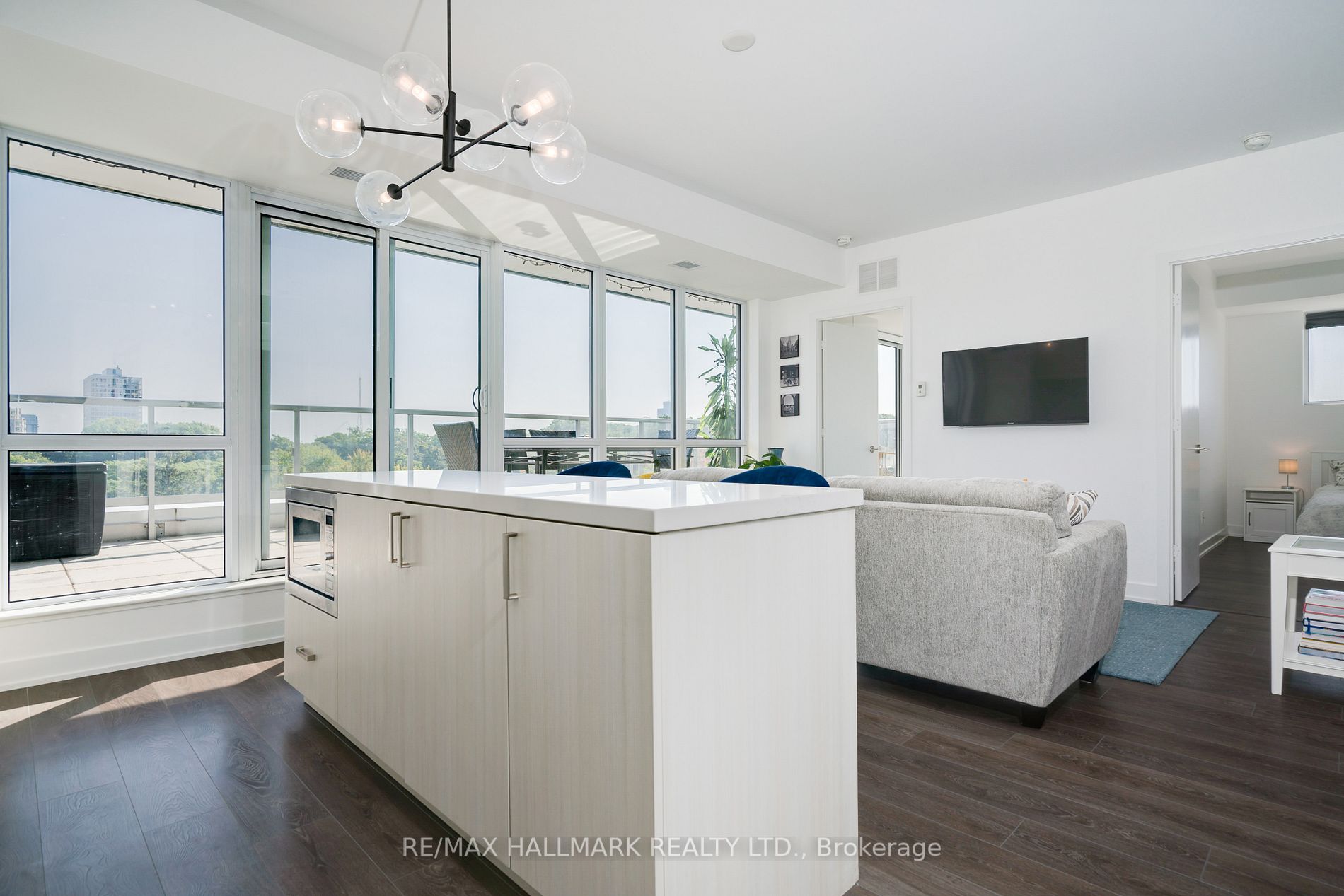 501 St Clair Ave W, #512