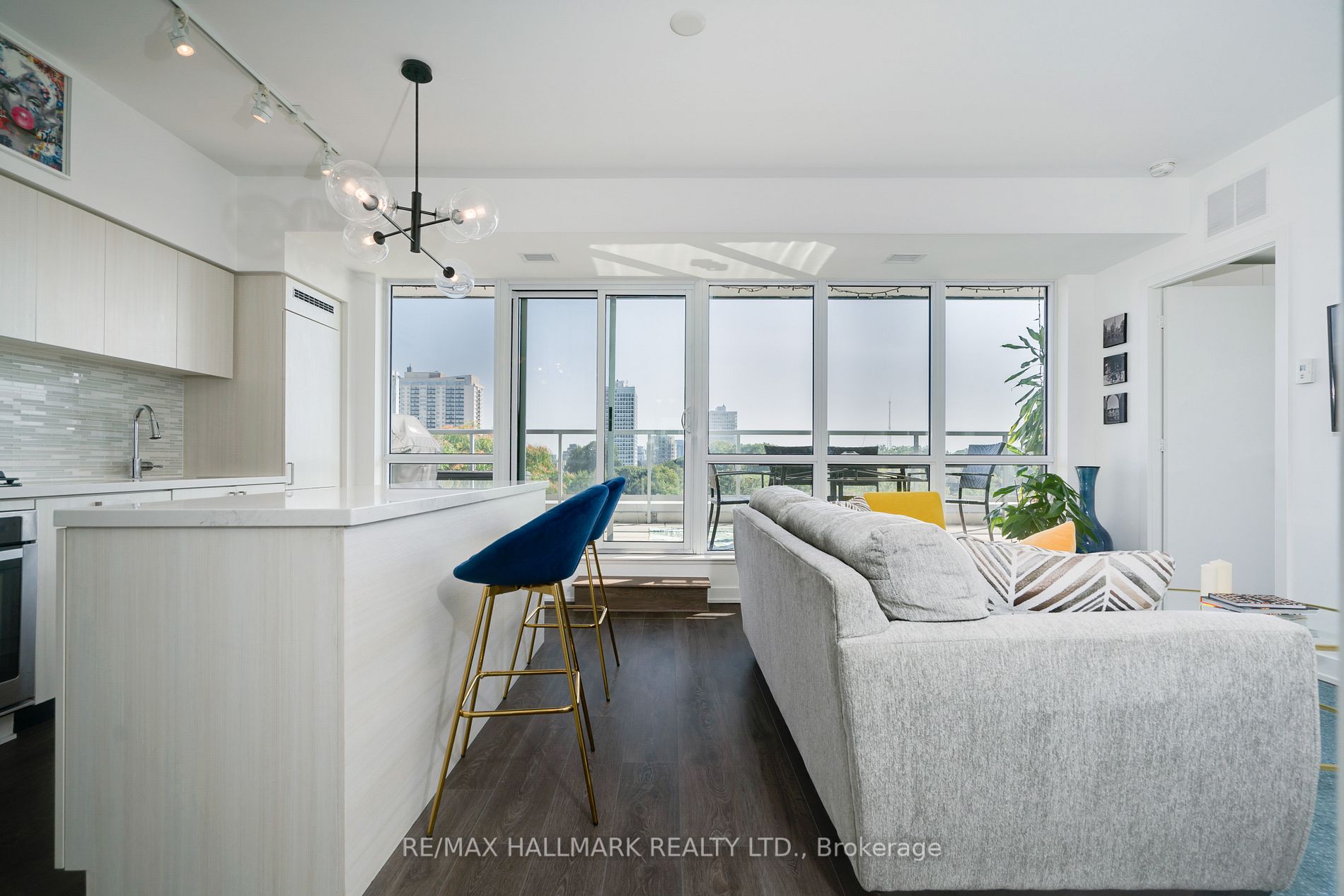 501 St Clair Ave W, #512