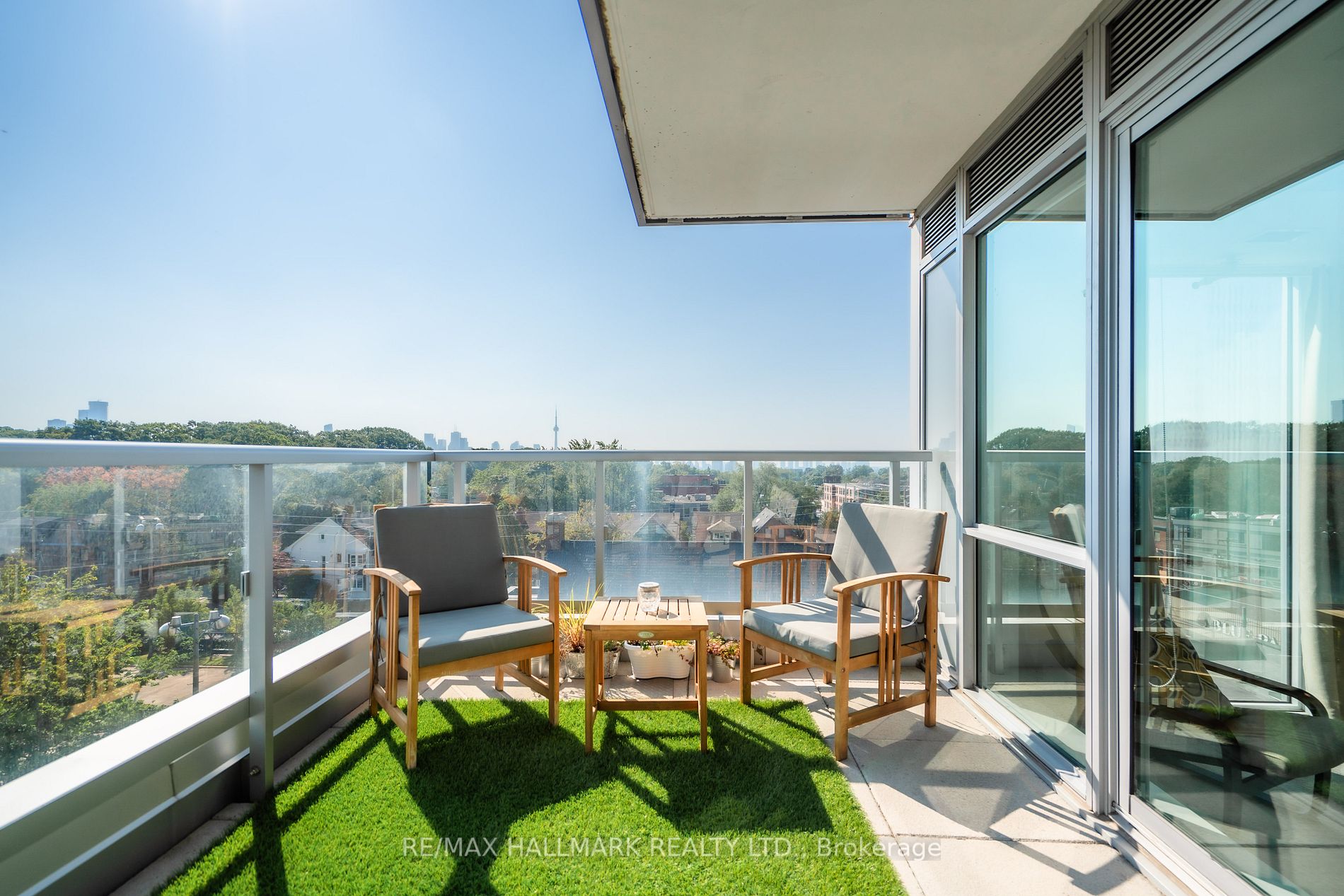501 St Clair Ave W, #512