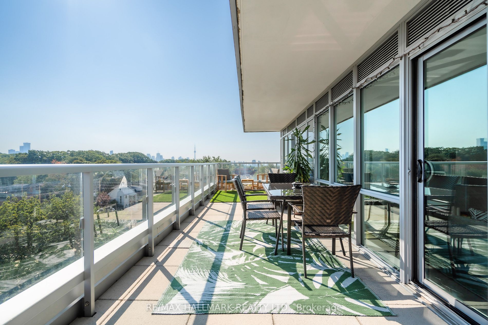 501 St Clair Ave W, #512