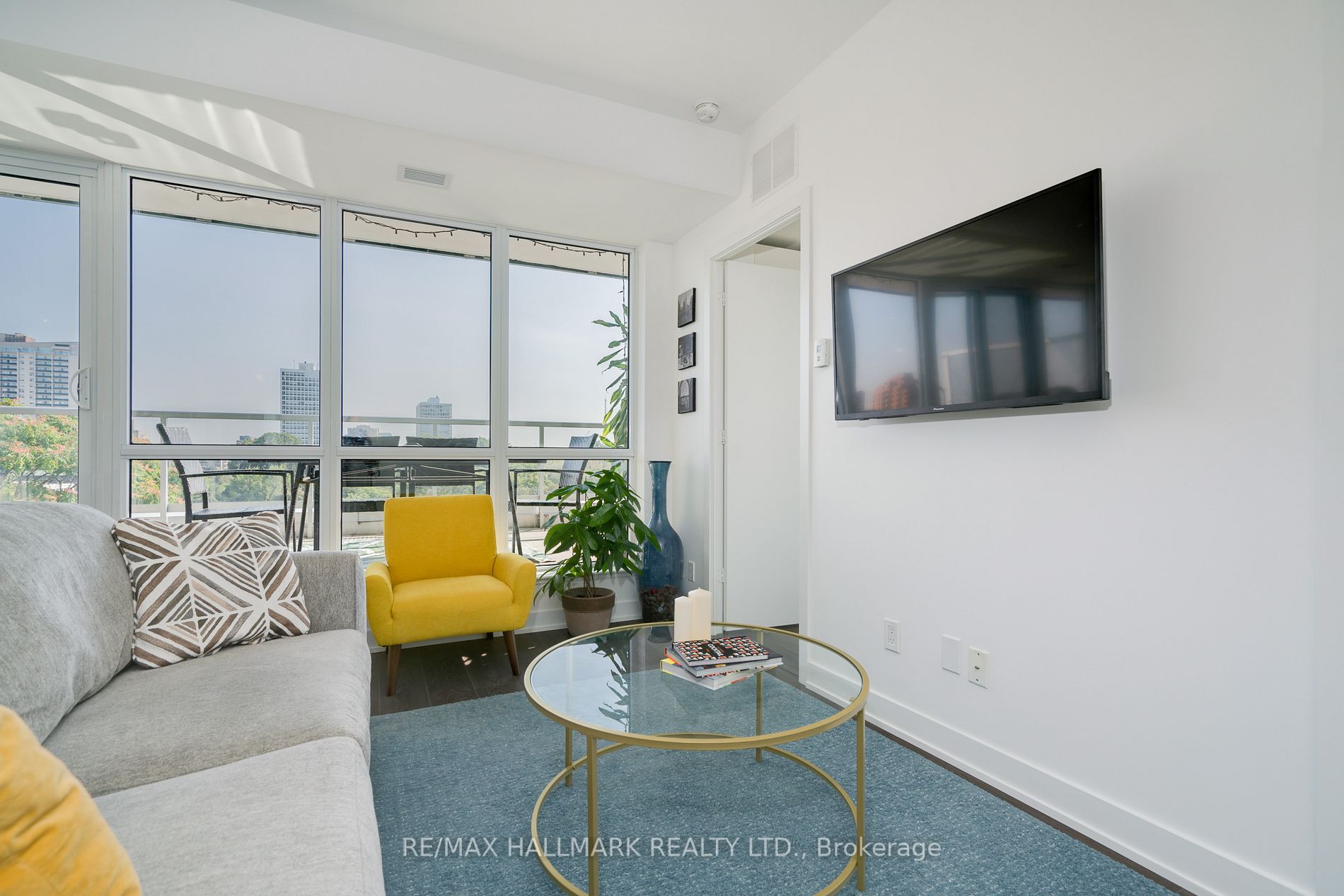 501 St Clair Ave W, #512