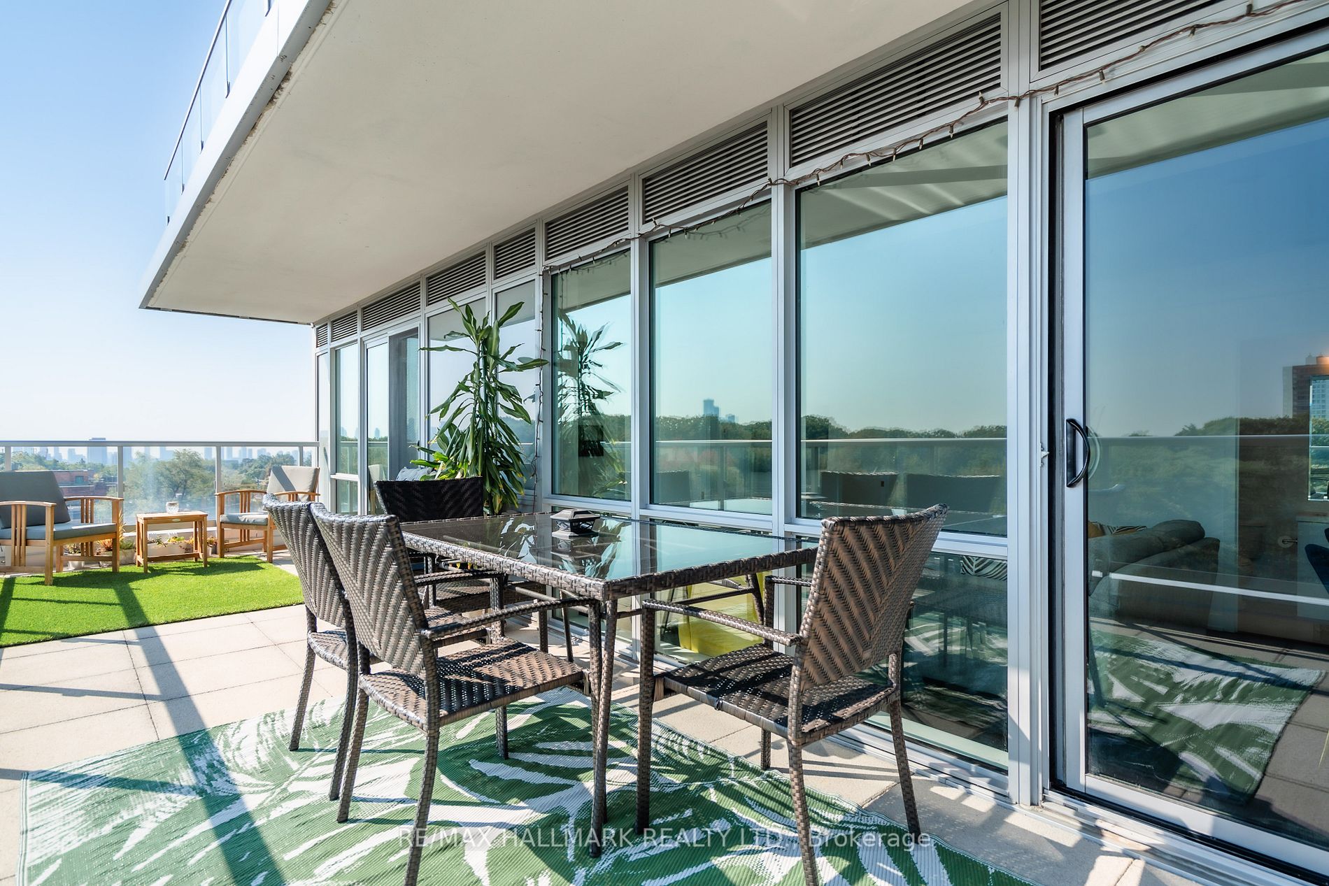 501 St Clair Ave W, #512