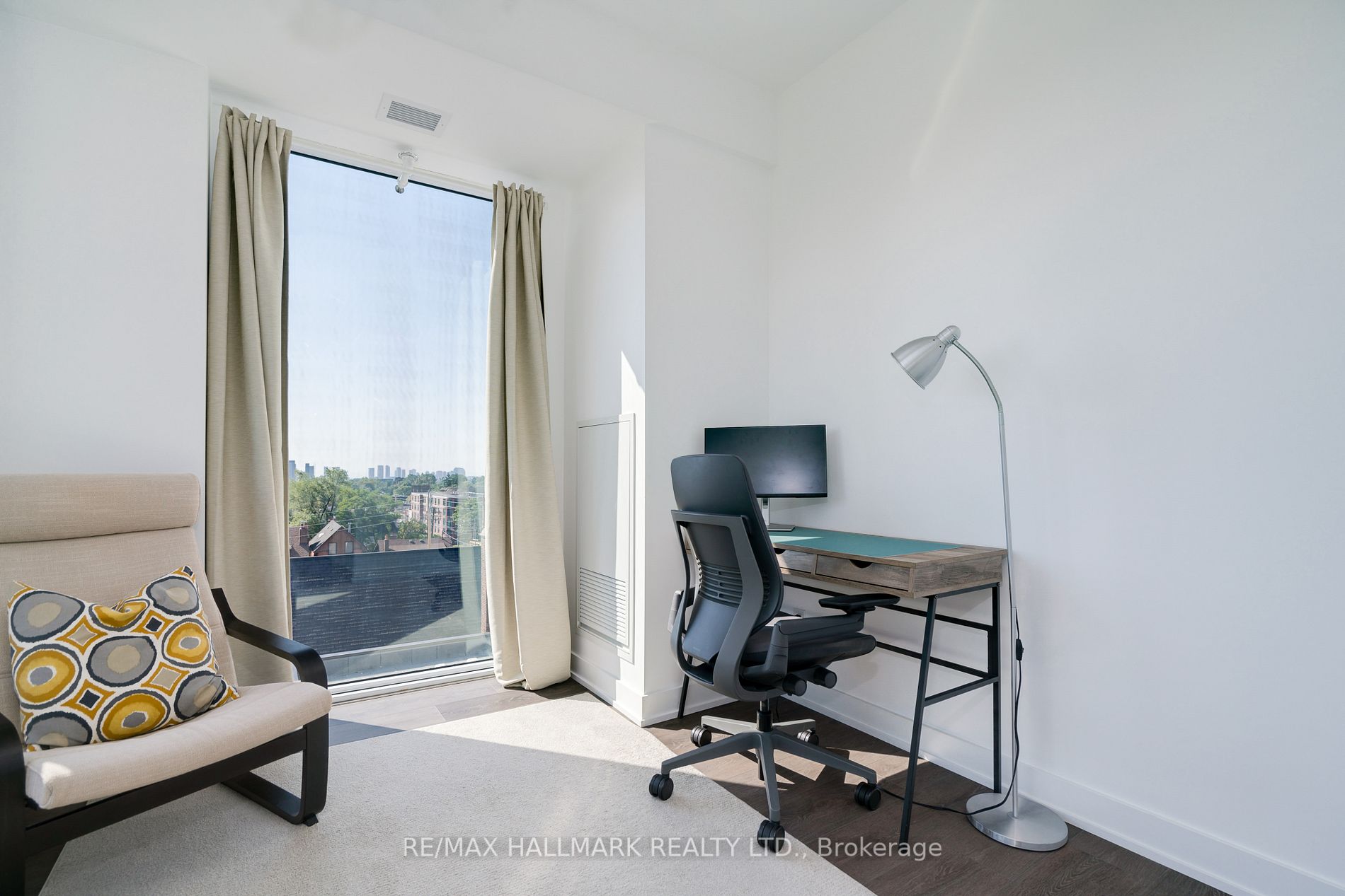 501 St Clair Ave W, #512