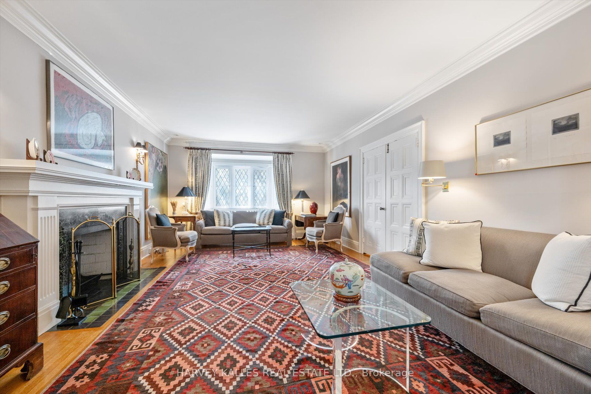 597 Spadina Rd
